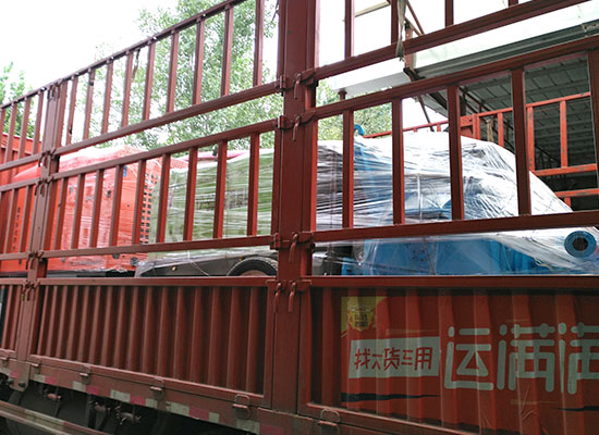 GYP-90液壓混凝土濕噴機(jī)、空壓機(jī)發(fā)貨現(xiàn)場(chǎng)
